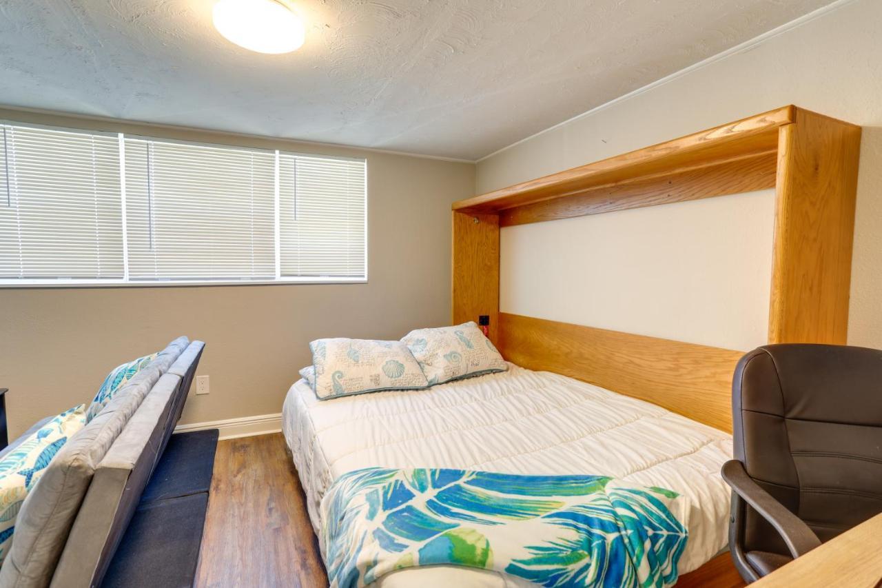 Pet-Friendly Gulfport Home Less Than 2 Mi To Beach St. Petersburg Ngoại thất bức ảnh